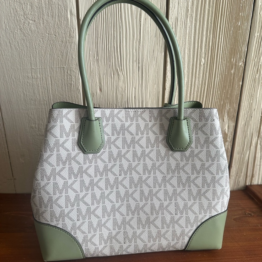 Michael Kors Mercer Gallery Medium Logo Tote Vanilla & Sage Green EUC - Picture 3 of 13